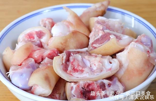 简单|猪蹄加上黄豆,这个季节最适宜的做法,比炖煮更软烂,简单又美味