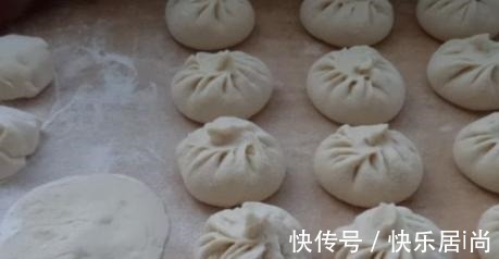 发面时，万万不能只加酵母！老师傅教我的绝招，20分钟发满盆！