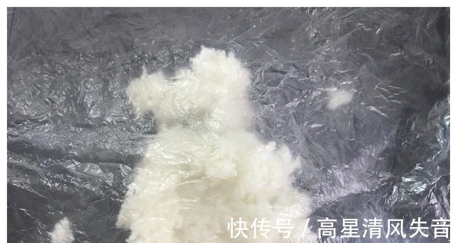 微波炉|剩米饭新吃法，做成经典小零食，香脆可口，好吃到停不下来！
