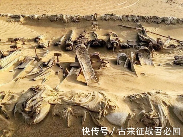 罗布泊|新疆古墓挖出千年干尸,骨骼纹路清晰,嘴唇还涂着2700年前的口红