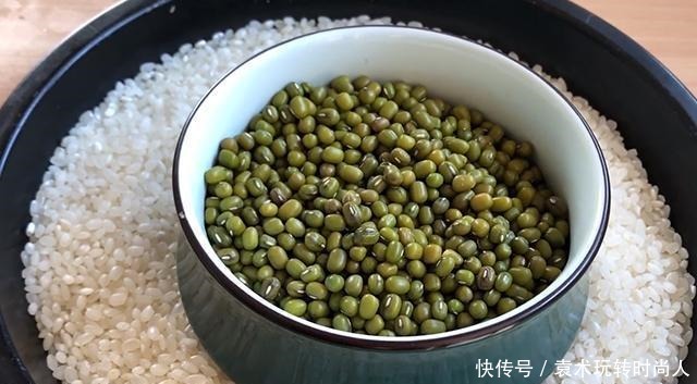 口感|一碗大米,一碗绿豆,筷子搅一搅,口感劲道,一人一盘不够吃