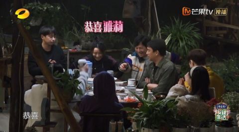 小朋友們|黃渤劉曉邑先后返場，實(shí)則也暴露出了《向往的生活》的一個(gè)弊端