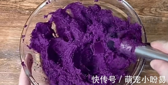 最近好喜欢吃这个,蒸熟用这食材一卷,切段就能吃,免蒸真省事