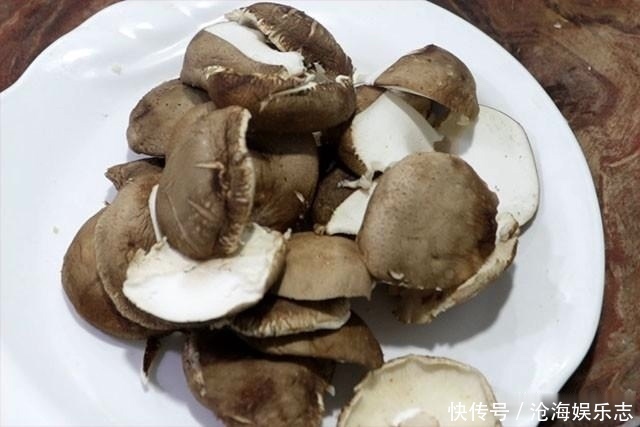 碱性|秋天,遇到这种碱性蔬菜千万别手软,2块钱炒一盘,一周要吃两次