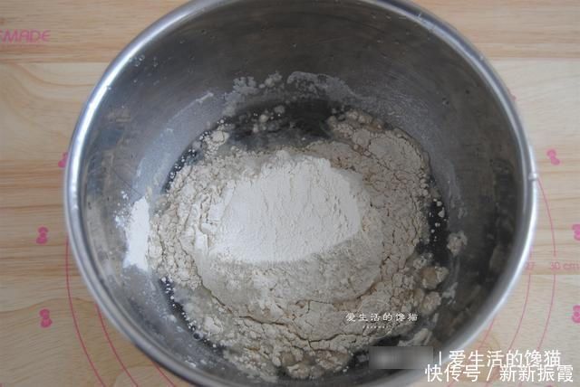 倒入|头一次吃它,香辣劲道,大过瘾,素菜吃出烤肉味,谁也没想到