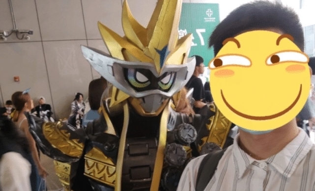 漫展|假面骑士:网友自制皮套称霸漫展,逢魔时王叠加无敌玩家,太强了
