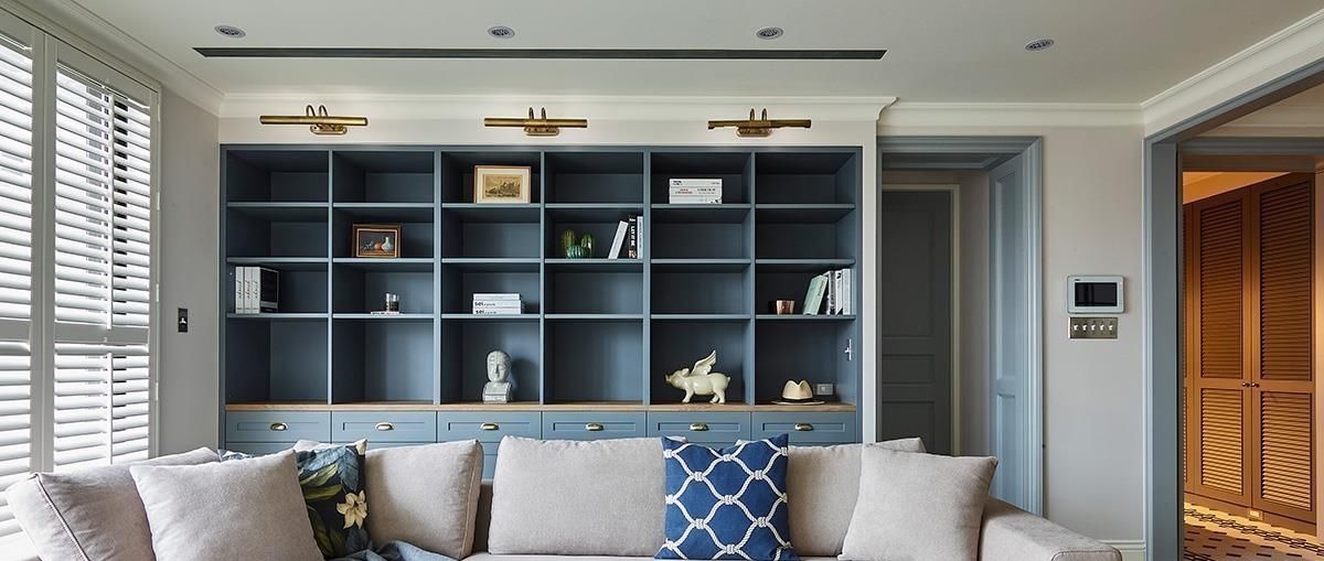 卧室床|她家122㎡的房子一入户就把人迷住,全屋堪比电影中的场景,太美了