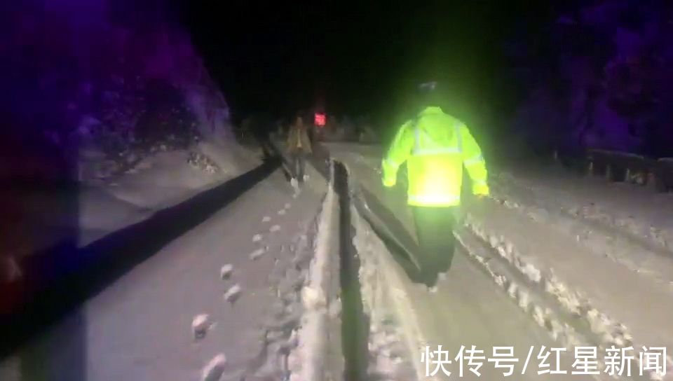 小高山|大雪挡路挡不住牵挂！男子欲徒步70公里回家看望重病母亲，民警发现后接力送他回家