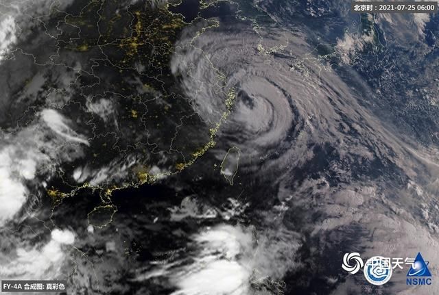 卫星之眼看台风:台风烟花结构完整 水汽