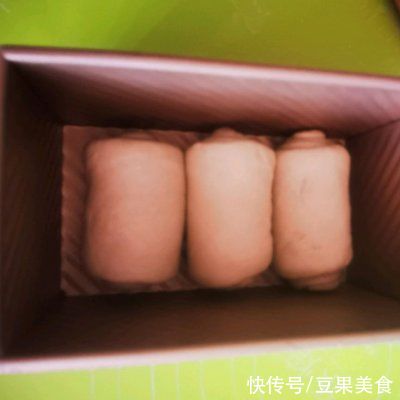 教你做奶香牛奶白土司，好吃不腻，每次做的都不够吃