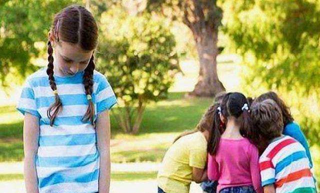 家庭|这3类家庭容易把孩子培养成“软柿子”,上学后可能经常被人欺负