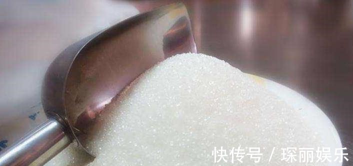 白糖也有假的?买糖时要注意了,教你三招,轻松区分真假白糖!