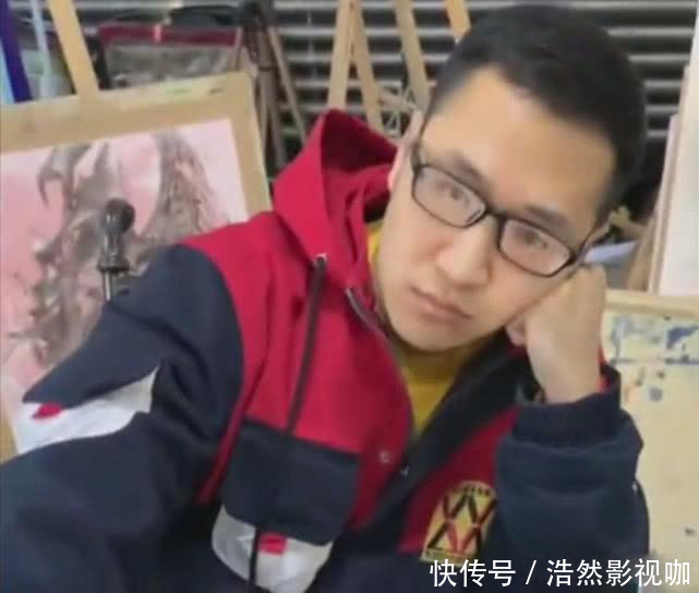 画室学$美术生为了上课睡觉,在眼镜片上画一双“眼睛”,老师差点被骗