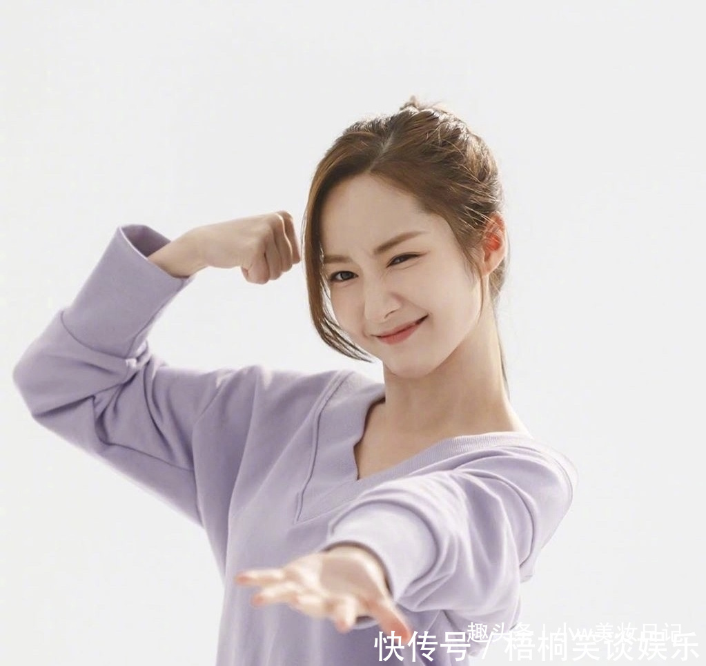 出错率|女人过了30岁,尽量避开5个“装嫩色”,显老土又掉档次