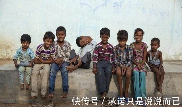 利瓦|男孩头部怪异,只能挂在胸前,手术7个月后的模样让人感动到哭!