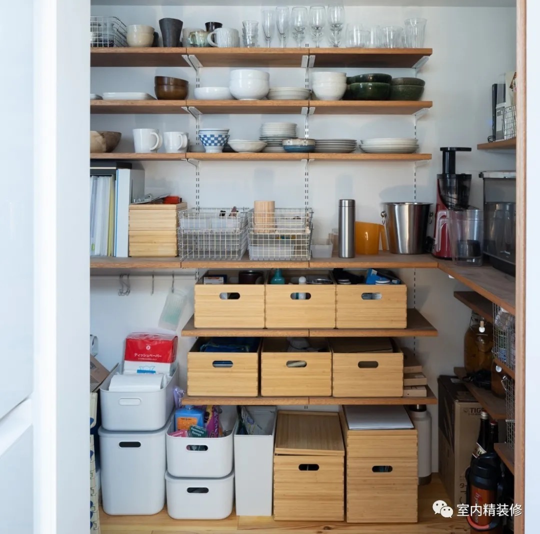 壁柜|为何越来越多厨房不装吊柜了?头次见这种设计,真想回家拆了重装