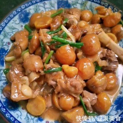 板栗闷鸡中午刚做完,晚上又想吃了