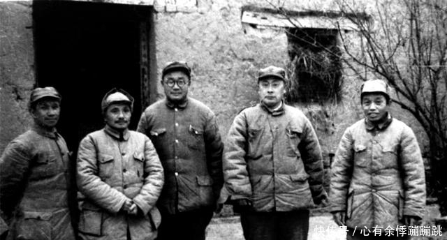 时成|淮海战役总前委之一，三野二号人物，为何55年授衔时成无衔将军？