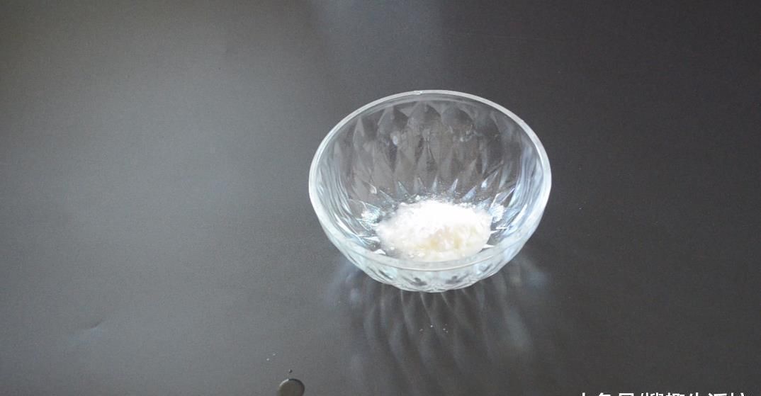 小苏打|不管马桶多黄多脏, 只需倒一碗它进去, 马桶一冲立马变干净