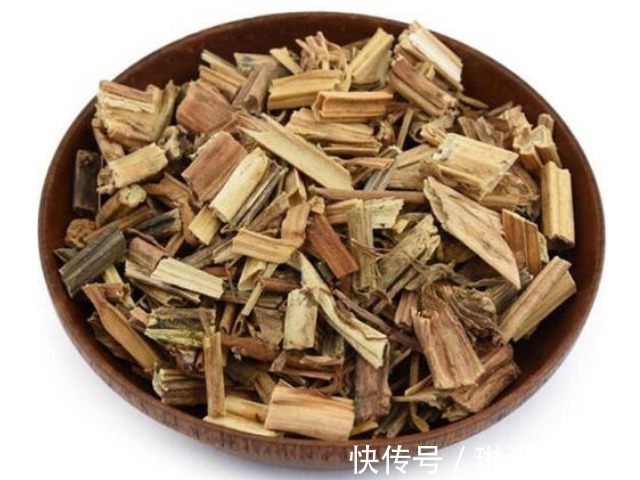 透骨草|年龄越大,膝盖老化越严重,中医上的一个热敷法让膝盖多用10年