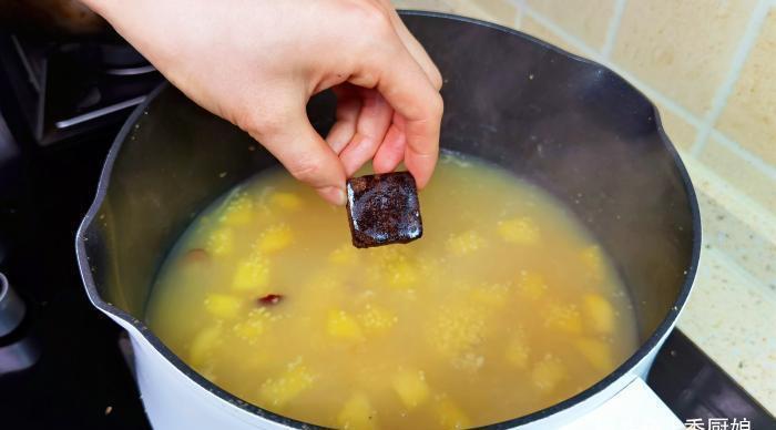 冬天常喝这碗粥,面色红润不显老,成本才几块钱,营养滋补又养胃