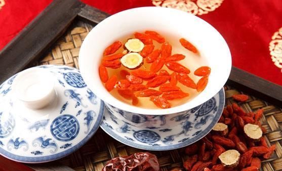 枸杞与它是“天生一对”,连喝3天,不仅肾变强壮,肝也更加干净