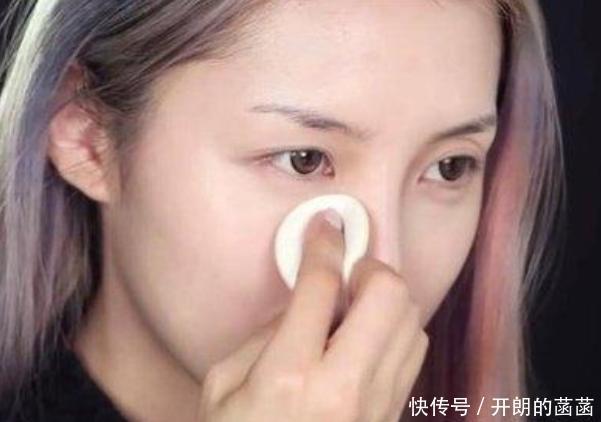 为啥粉底液刚上脸很白，下午的脸会发黄暗沉很多人都错了这一步