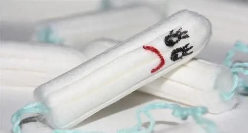 排毒|女性来例假，5种“零食”不妨多吃，补血排毒，子宫走“上坡路”