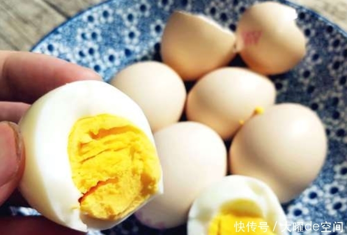 多吃鸡蛋是好事?若能坚持早起吃1个鸡蛋,这些