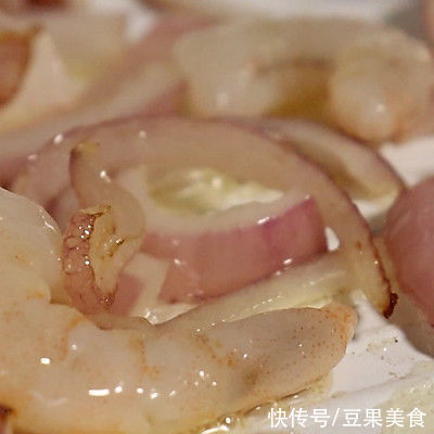 披萨|#一口新年味，全家享佳味#会拉丝的芝士焗饭，好吃到舔盘