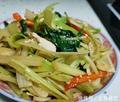 豆腐干炒芹菜的做法