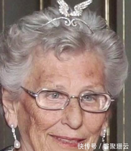 伊丽莎白!你见过最奇怪的珠宝长什么样?盘点世界上那些奇怪的珠宝们!