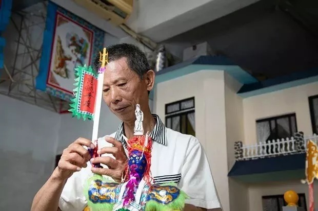 亡人|国人烧给亡人的纸扎,登上巴黎设计周,老外:中国人太浪漫了!