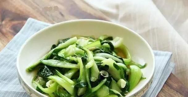 骨质疏松|真正的补钙高手是它，经常吃一吃，远离骨质疏松，比钙片强十倍