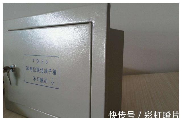 安装|卫生间不安装这东西,就等于埋了个“定时炸弹”,千万别忽视