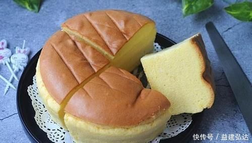 别鼓捣电饭锅蛋糕了,现在流行它!比戚风蛋糕更柔软,简单零失败