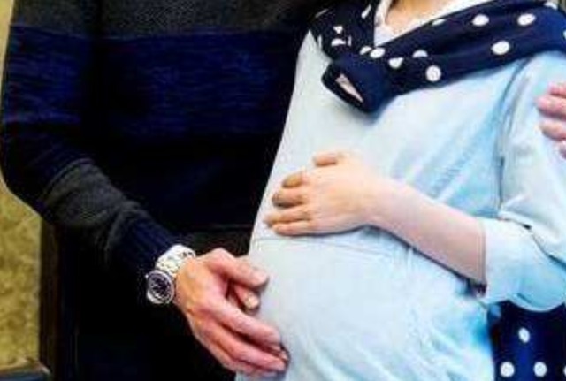 前置|孕妇的肚子不能乱摸,尤其是以下3种情况,孕妈自己也要管住手!