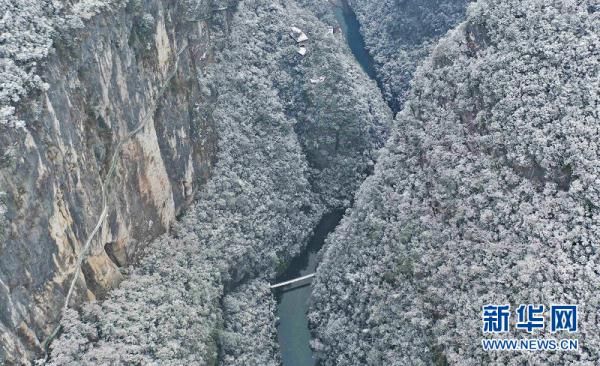 峡谷|屏山飞雪 一幅静美的诗画