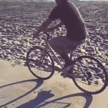 |搞笑GIF:这场拔河比赛我已经尽力,赢不了就是你们的原因了