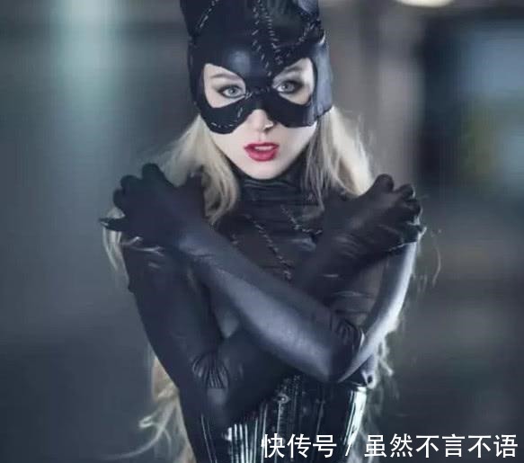 逼真|最近05后“COS”火了,忍了小狐狸,却败给了“胶衣”!