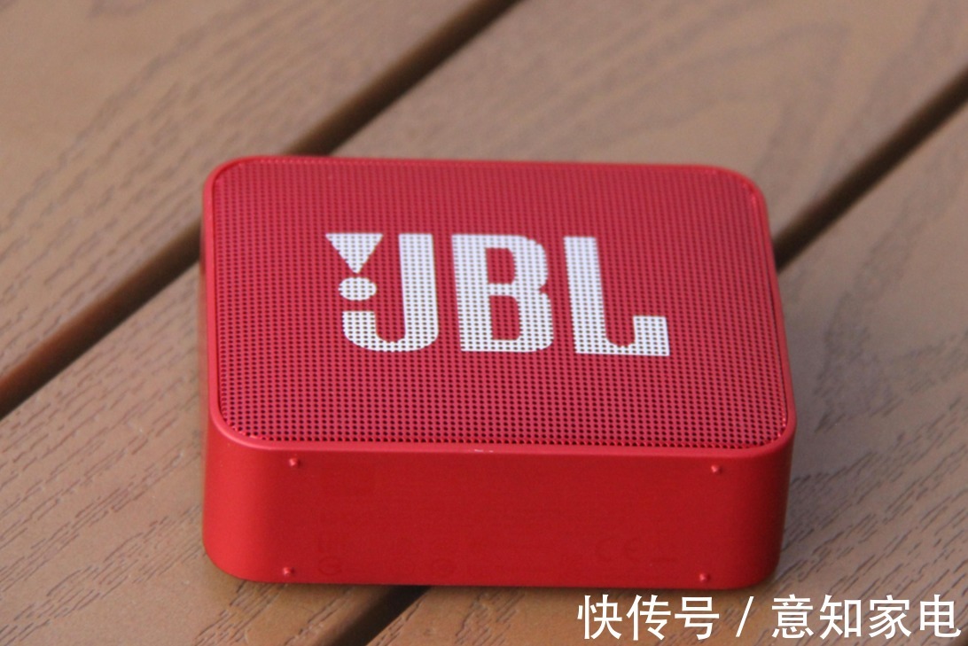 GO2|“浓缩的都是精华”：JBL GO2便携式蓝牙音箱评测