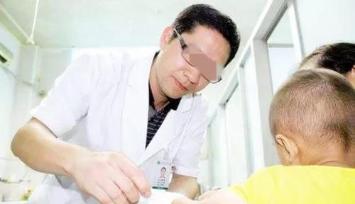 喂养|这些喂饭方式如“慢性毒药”,逐渐摧毁娃的脾胃,家长手下留情