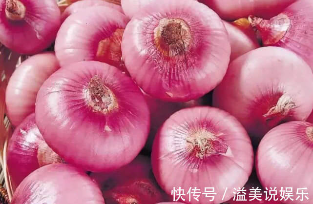 青椒炒洋葱|洋葱和“它”是绝配,隔天一次,血管不堵,嘴巴不臭,身体强壮