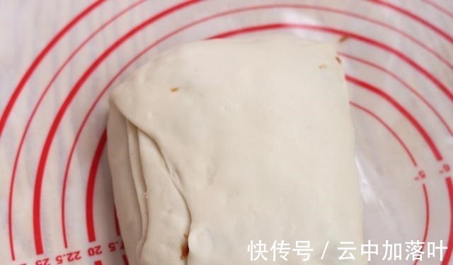 自制千层猪肉饼，好吃不腻，外皮酥脆，馅料鲜香，真解馋！