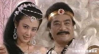 女娲想杀纣王被金光所阻,金光是何人发出?守卫纣王门口的神是谁?