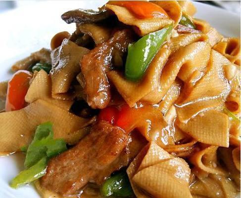 婴儿辅食 |美食精选:蜜汁酥皮虾,清蒸茄子,尖椒炒豆皮,鲜椒蹄花的做法