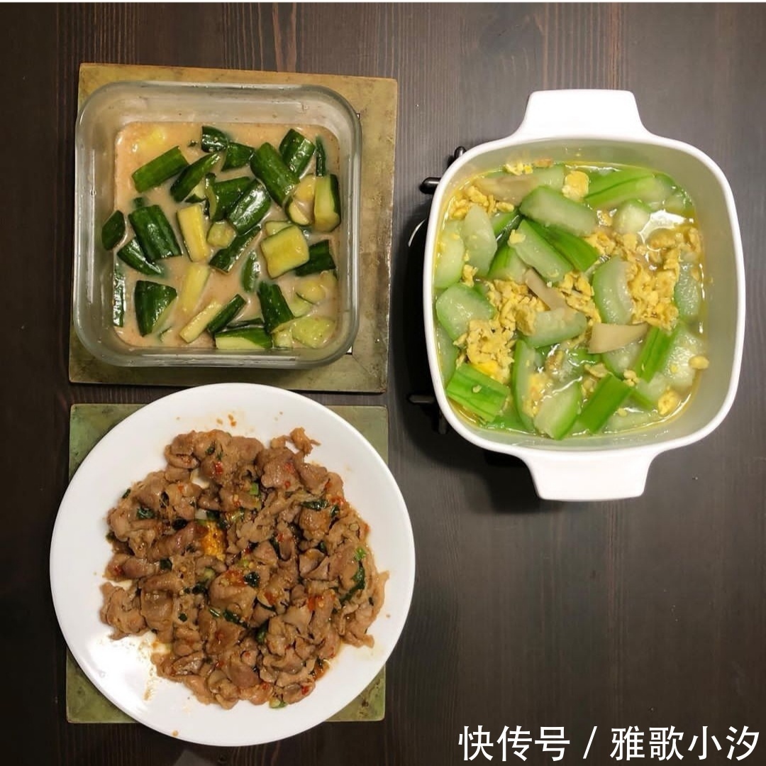 却说|“精明主妇”晒小两口的极简晚餐,网友却说:这哪里够吃?