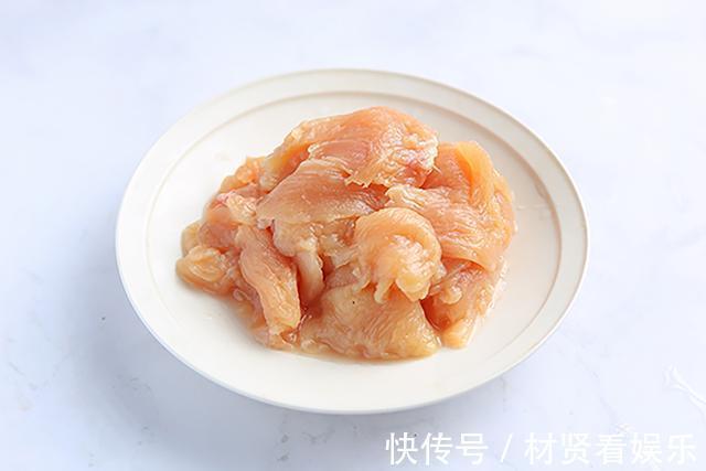 鸡胸肉怎么做才好吃试试这样做，美味营养又低卡，减肥的有福了