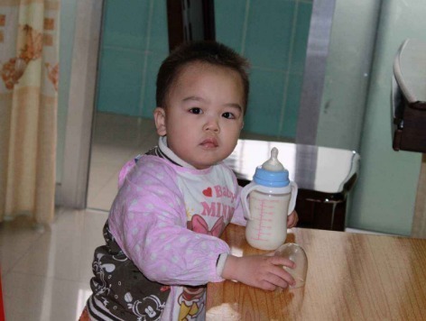 危害|1岁宝宝一直吃米粉、偶尔吃粥或面条,辅食“吃不对”对娃危害大