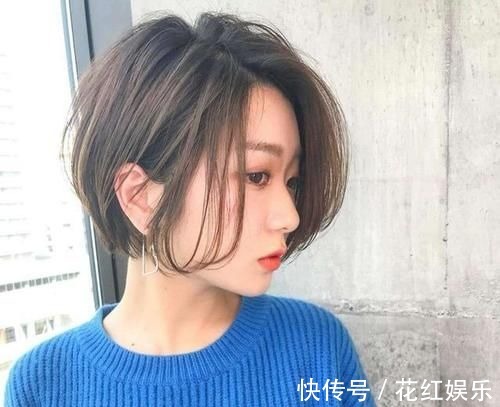 小卷 什么发型减龄又时尚？试试这三种柔卷发，简单随意又显皮肤白